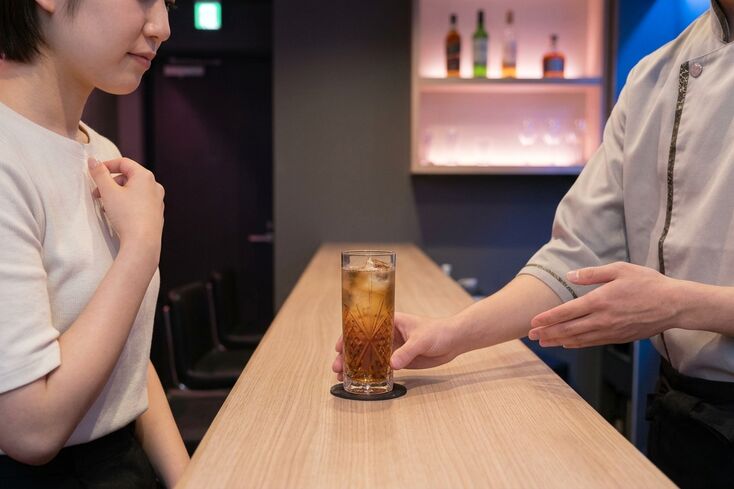 メンズコンカフェへの通いが増えた家族をどう支える？本人を責めずに話し合う方法を紹介 